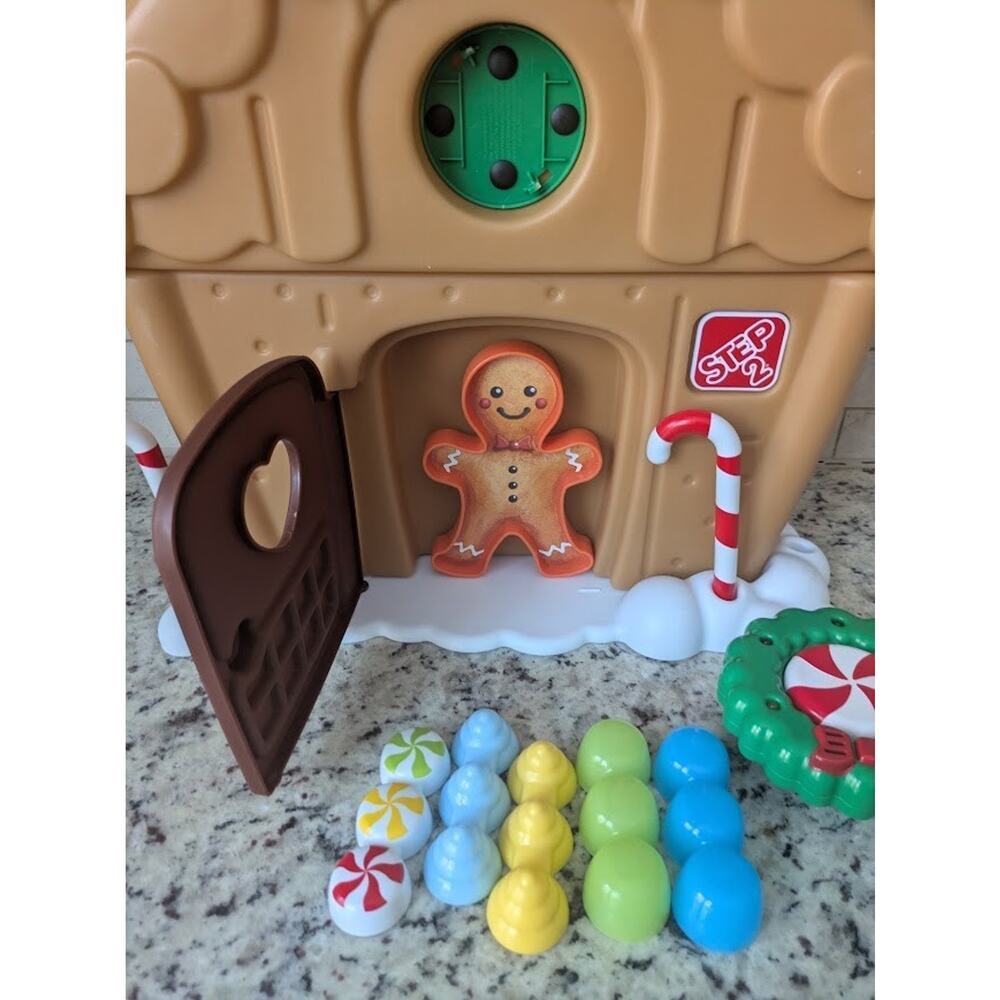 Step2 My First Gingerbread House Christmas Playset Lights & Music **READ** - Picture 2 of 5